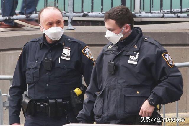 美总统曝疫情可能的死亡数字，民众哑口无言，纽约警员们临阵脱逃