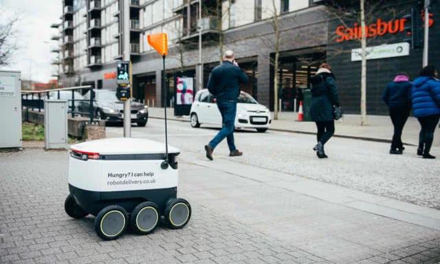 英国启用机器人为近20万名市民派送食物，已完成超10万次派送