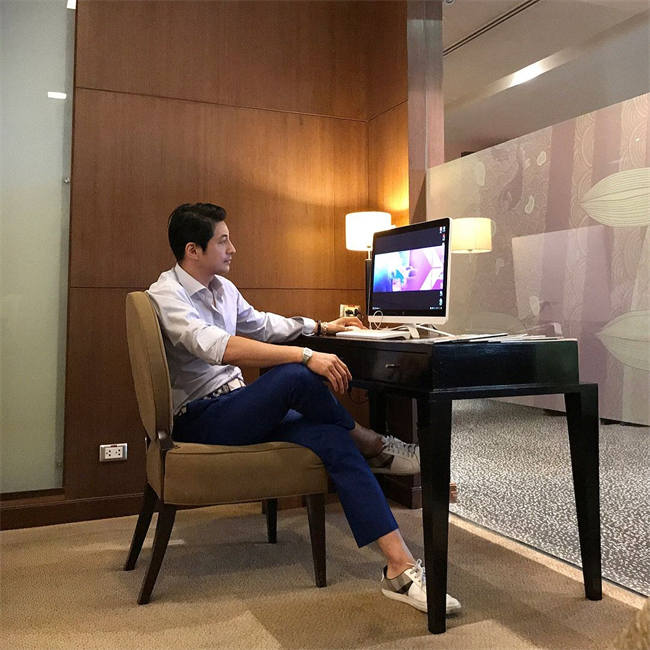 杨佳辉：以扑克为梦，以善举为行